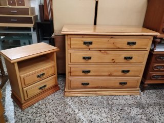 CONJUNTO COMODA Y MESITA DE CLAMESITA DE NOCHE