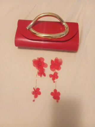 Bolso de ceremonia rojo