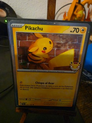 Carta Pokémon Pikachu Día de Pokémon 2024