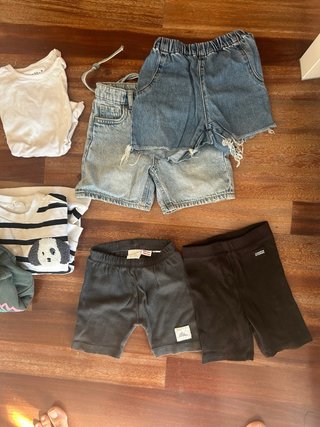 Lote Ropa Unisex 18-24 y 2 años.