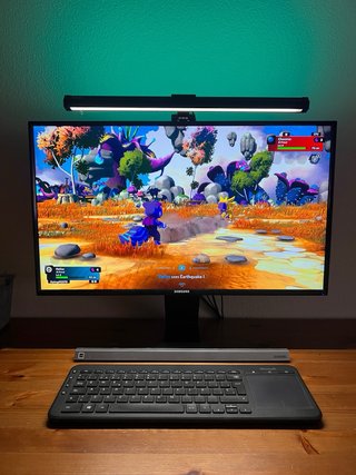 Pack Monitor, Teclado y Luz LED