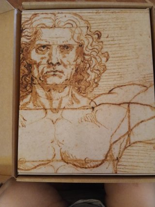 Las imágenes muestran piezas de la obra de Leonard