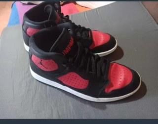 Nike Air Jordan Rojo y Negro Talla 41