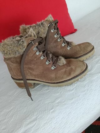 Botines Marrones con Forro de Pelo