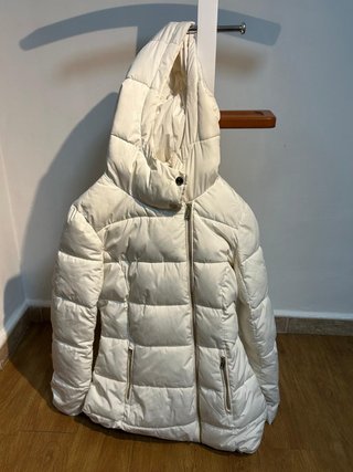 Chaqueta Guess Blanca con Capucha