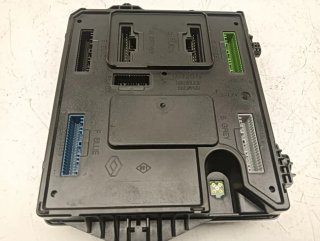 Caja reles / fusibles RENAULT MEGANE III BERLINA