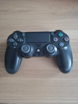 PlayStation 4 Slim 1TB con 2 Mandos y FIFA 23