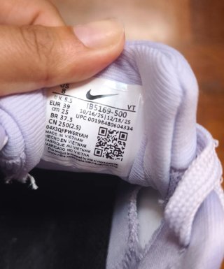 Zapatillas Nike Vomero 18 con Factura