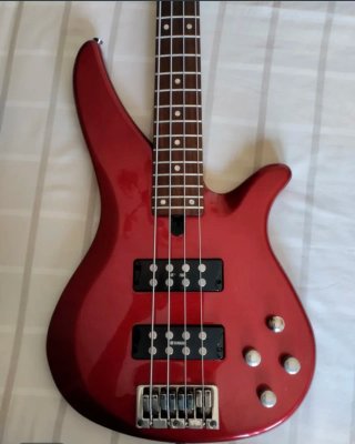 Bajo Eléctrico Yamaha RBX374 Rojo