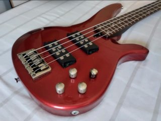 Bajo Eléctrico Yamaha RBX374 Rojo