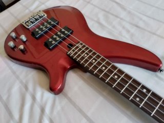 Bajo Eléctrico Yamaha RBX374 Rojo