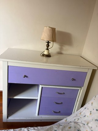 Mueble Auxiliar Blanco y Morado