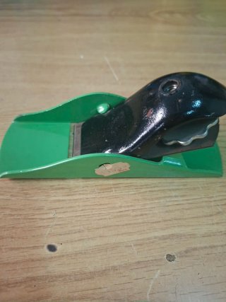 Cepillo de carpintero verde