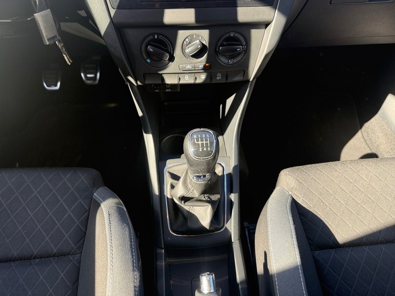 Škoda Spaceback 1.2 TSI Ambition 2016, foto 19