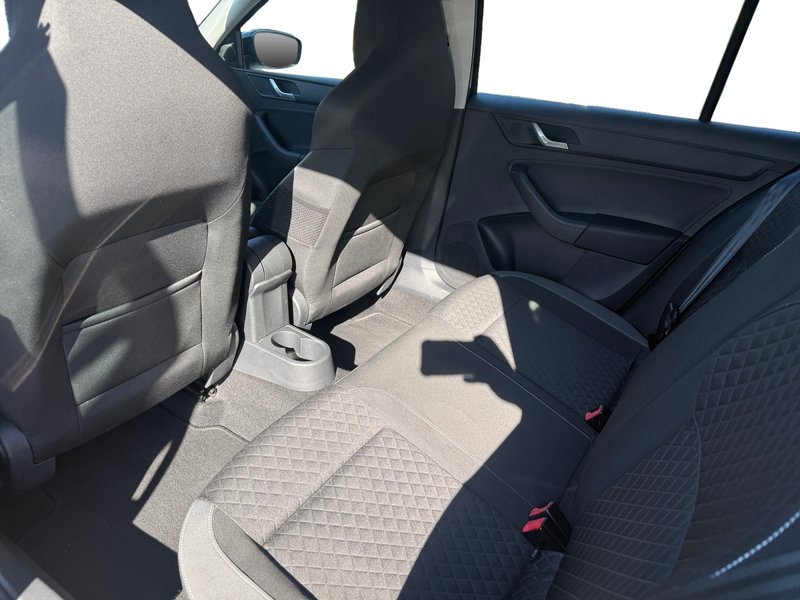 Škoda Spaceback 1.2 TSI Ambition 2016, foto 17