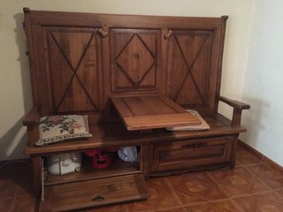Banco de Madera de Roble macizo con Mesa Central.