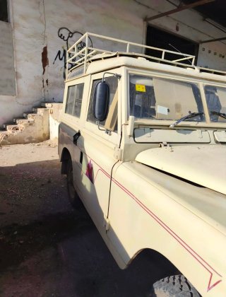 Land Rover santana 1977