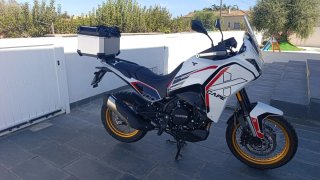 Moto Morini X-Cape 700 Adventure