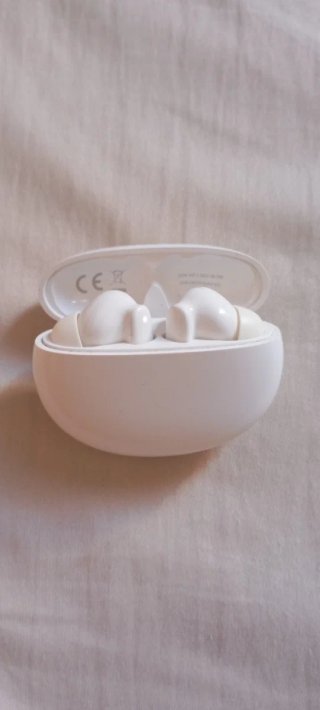 Auriculares inalámbricos blancos