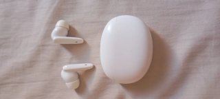 Auriculares inalámbricos blancos