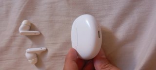 Auriculares inalámbricos blancos