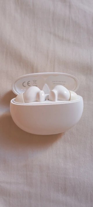 Auriculares inalámbricos blancos