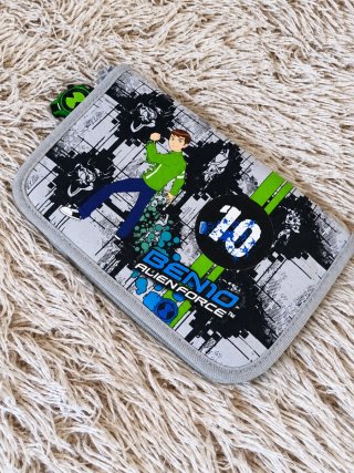 Mochila Ben 10 con ruedas y estuche