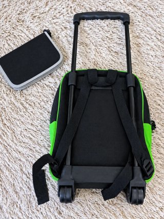 Mochila Ben 10 con ruedas y estuche