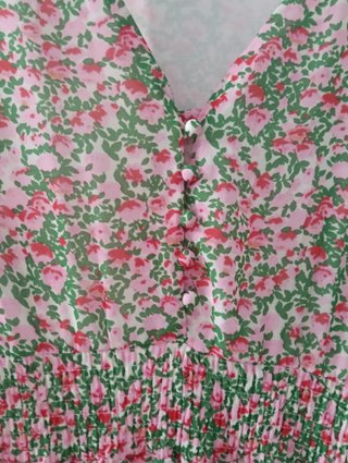 Vestido floral rosa y verde