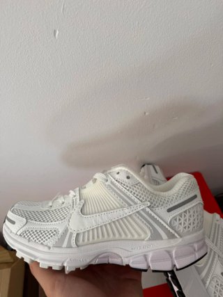 Nike Zoom Vomero 5 Blancas Talla 37.5