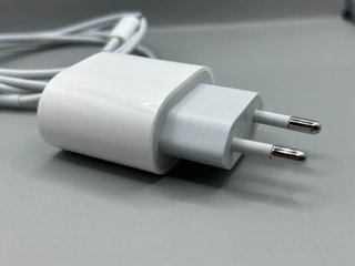 Cargador Apple 18W A1692 + Cable Lightning