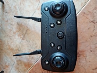 Dron E88