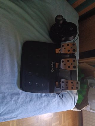 Pedales y Caja de Cambios Logitech G29
