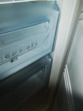 Congelador Vertical Hisense FV181N4AW1