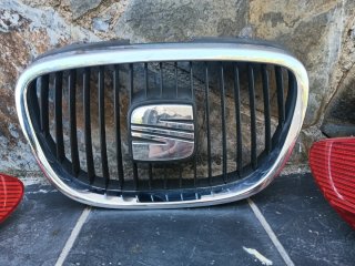 Focos Traseros y Rejilla Delantera Seat León