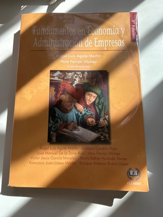 Libro Fundamentos en Economía y Administración