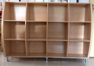 Estantería librería de 12 huecos.