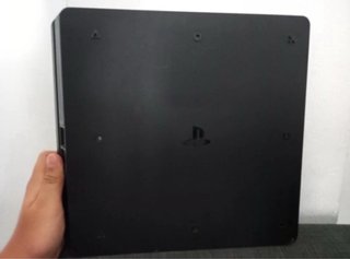 PS4 Slim Sony Negra + Mando Multicolor