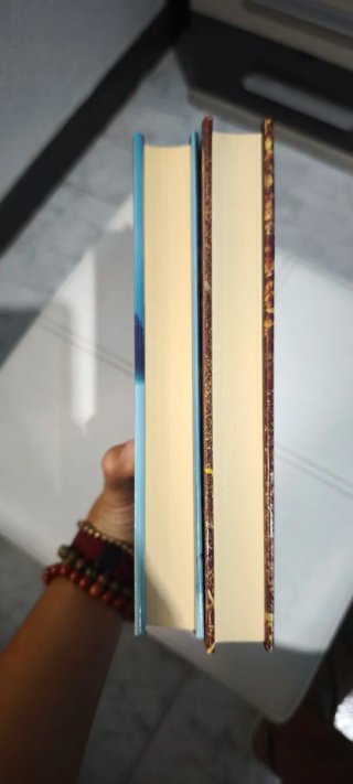 Libro "Inocencia Robada" y "Naturaleza Hostil"