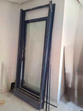 Puerta de aluminio 2.37 alto 90cm ancho