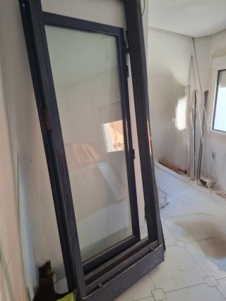 Puerta de aluminio 2.37 alto 90cm ancho