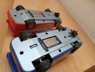 2 Carros miniatura de corrida pista 4x4