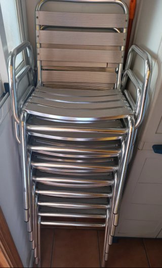 Set de 8 Sillas de Aluminio Apilables