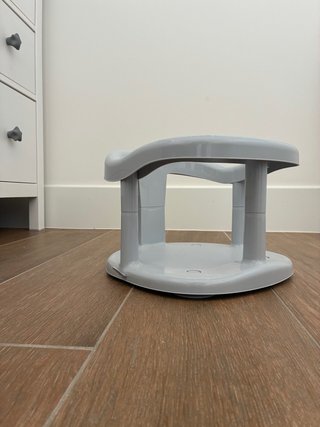 Asiento bañera bebé gris