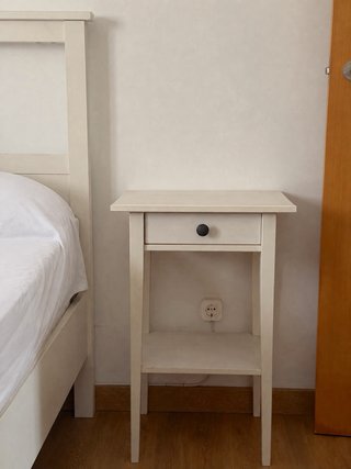 Conjunto de Cama con Dos Mesitas y Colchón