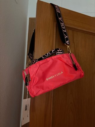 Bolso Bimba y Lola rosa neón
