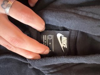 Sudadera Nike Negra con Logo Swoosh