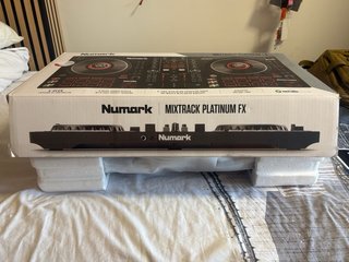 Numark Mixtrack Platinum FX Controlador DJ