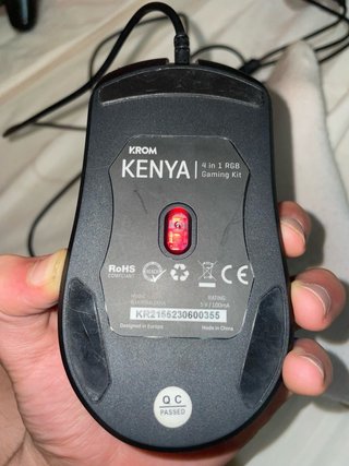 TV PC con sus asesorios pely 3 teclado y raton