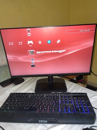 TV PC con sus asesorios pely 3 teclado y raton